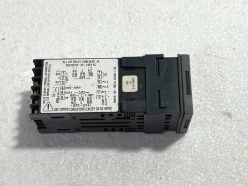 হানিওয়েল DC120L-1-0-0-0-1-0-0 তাপমাত্রা সীমা নিয়ামক, ইউনিভার্সাল ইনপুট, 1/16-DIN, রিলে আউটপুট