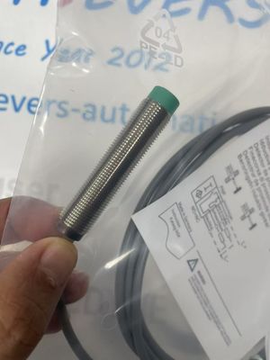 Siemens 3RG4022-0CD00 ইন্ডাকটিভ প্রক্সিমিটি সুইচ, স্প্যানের ±0.2% লিনিয়ারিটি এবং IP66/67 ইনগ্রেস সুরক্ষা সহ